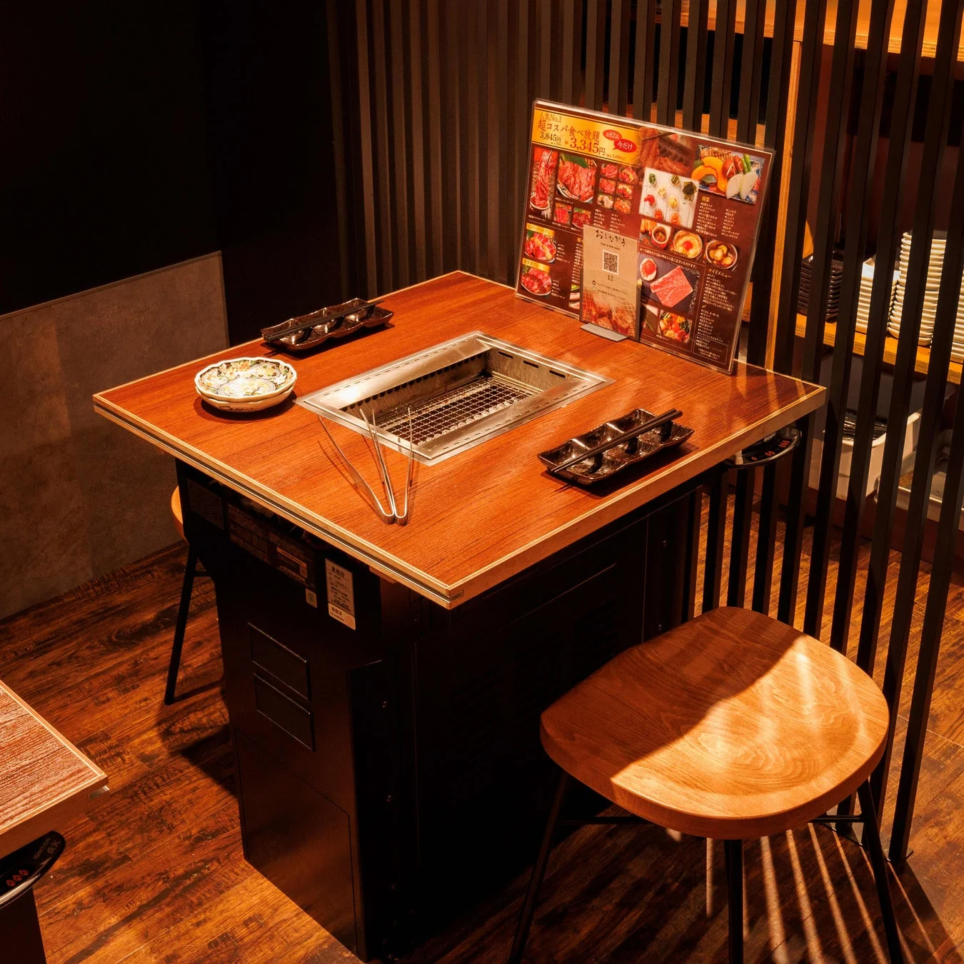 テーブル席の店内