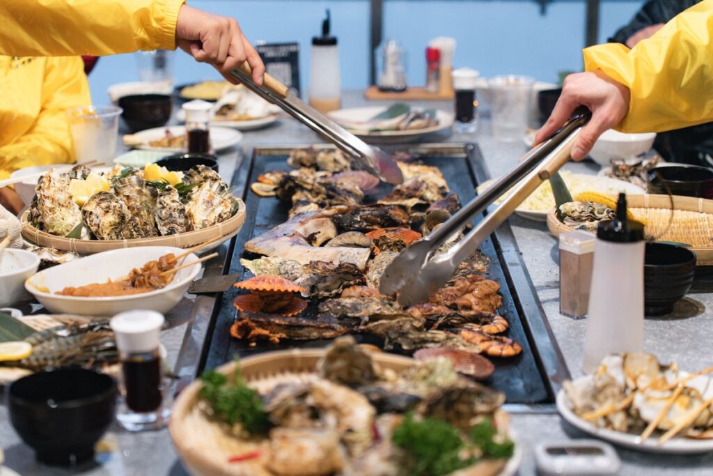 【愛知・知多半島】牡蠣シーズン到来！海辺の牡蠣小屋「ウッドデザインパーク野間」が1周年記念に10月限定5％OFFクーポンを配布