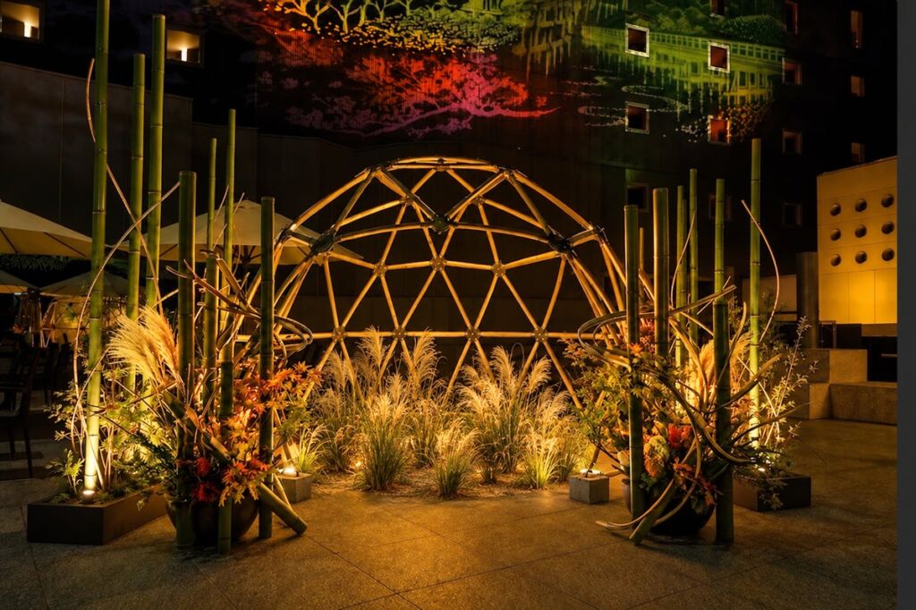 京都駅に竹のいけばなアート“月夜の竹林”が登場　「KYOTO AUTUMN ART STATION 2026」開催中