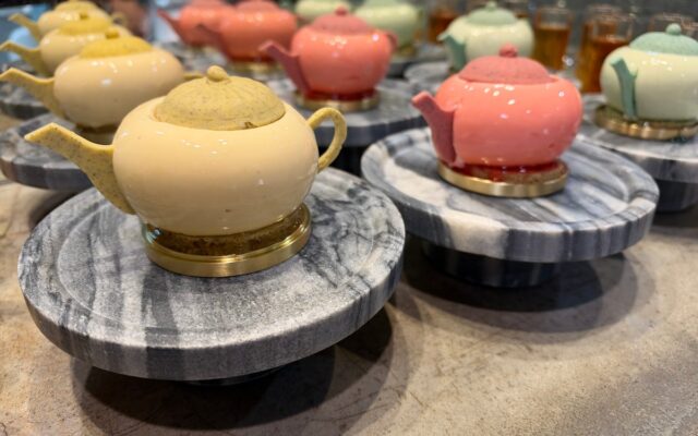 ふたも持ち手も食べられるティーポットケーキ大阪 中崎町で10月10日販売開始
